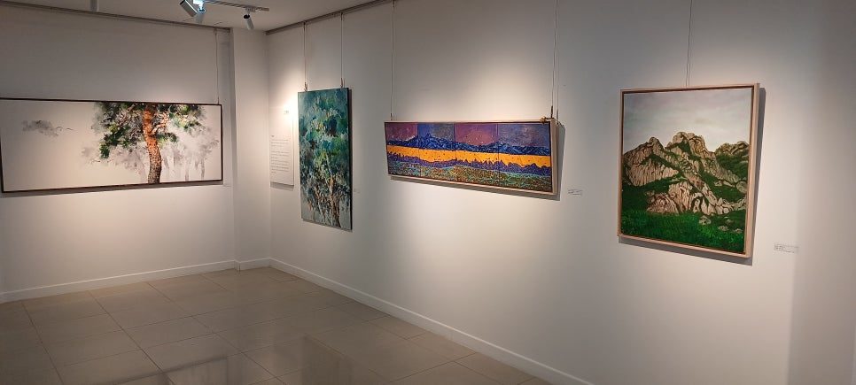 레지던시 결과전 〈이안에 머물다 展〉 전시 사진 1
